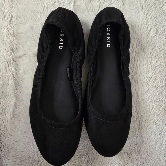 Torrid  - Faux Suede Scrunch Ballet Flat -  7.5WW - Picture 3 of 8
